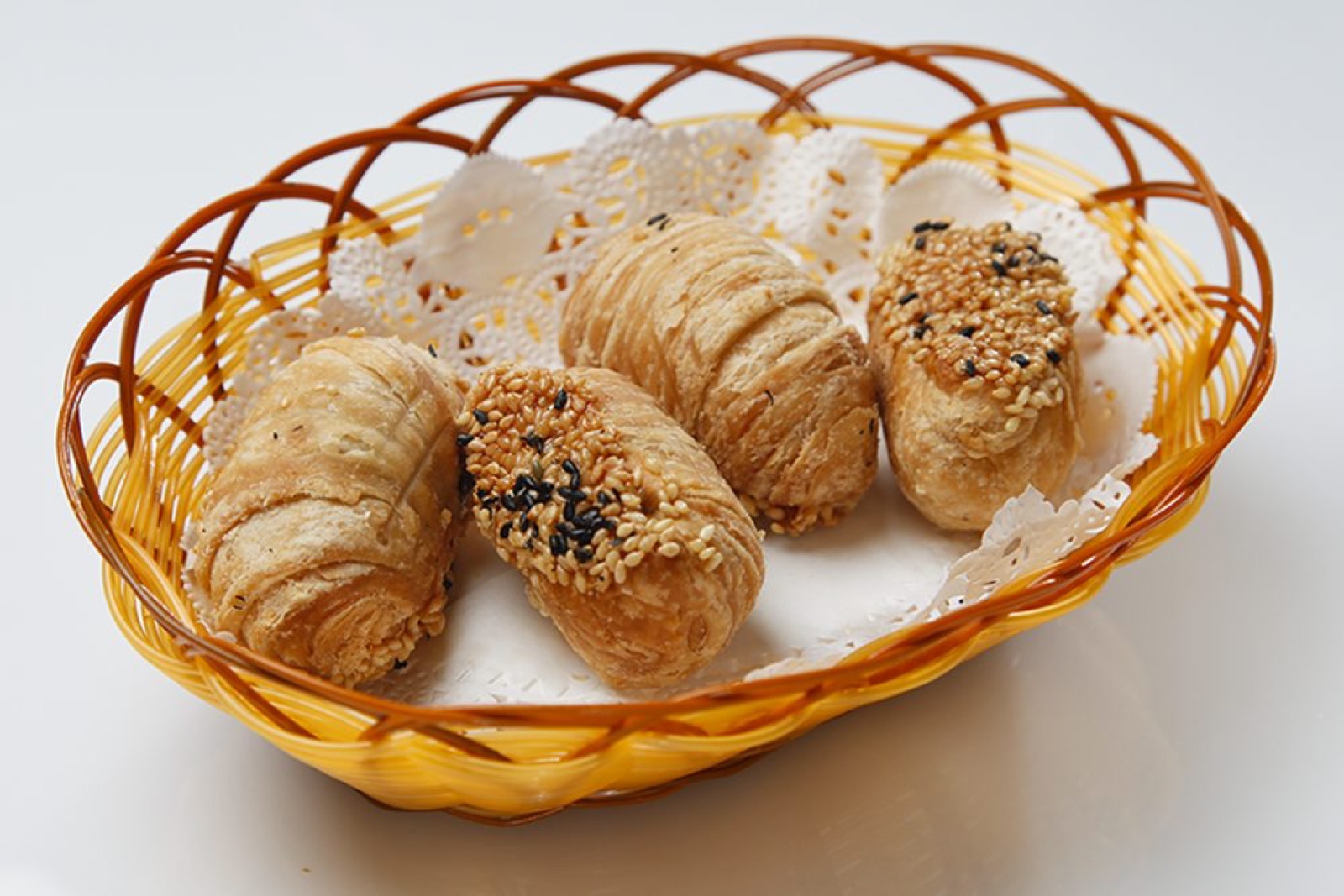 Red bean puff pastry